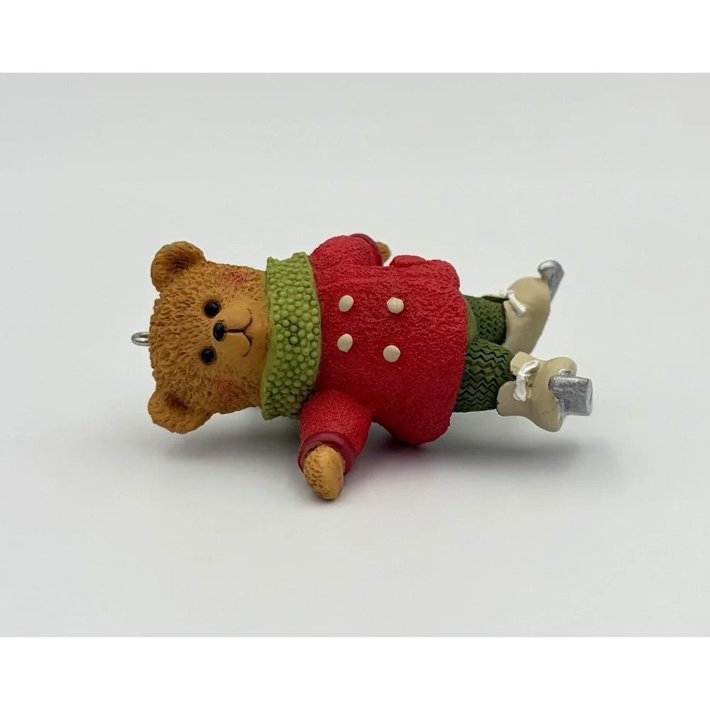 Hallmark 2002 Gracie Skates Snow Cub Club Teddy Bear Christmas Ornament Vintage